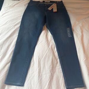 Levi's Women's Dark Blue Skinny Jeans
